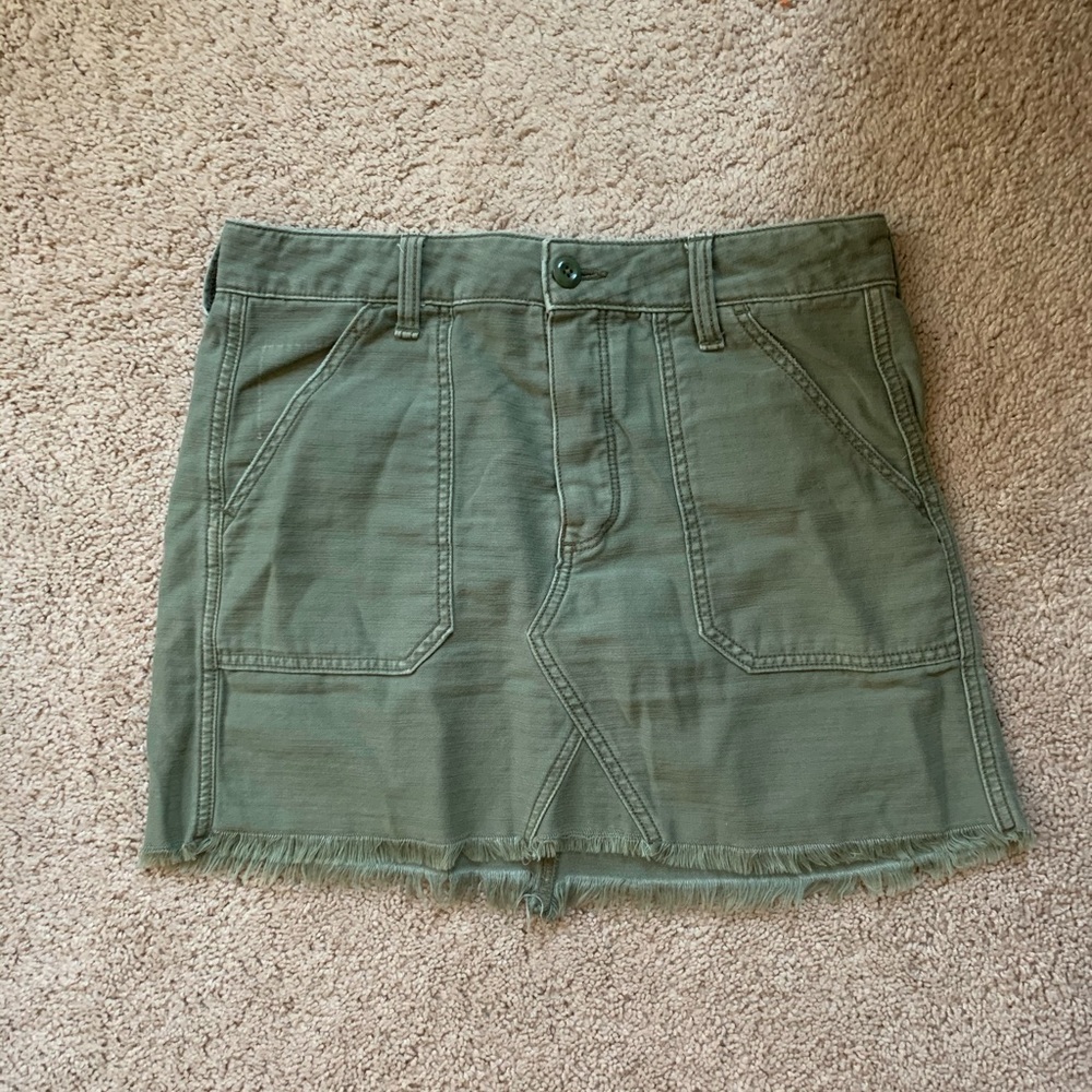 American Eagle army green skirt